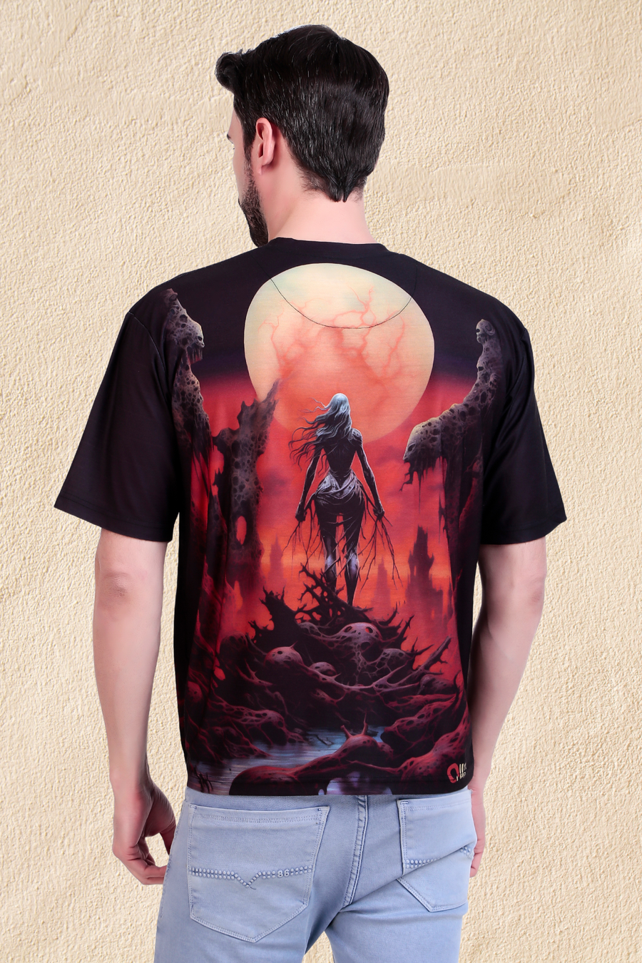 QUEEN OF HELL OVERSIZED TSHIRT